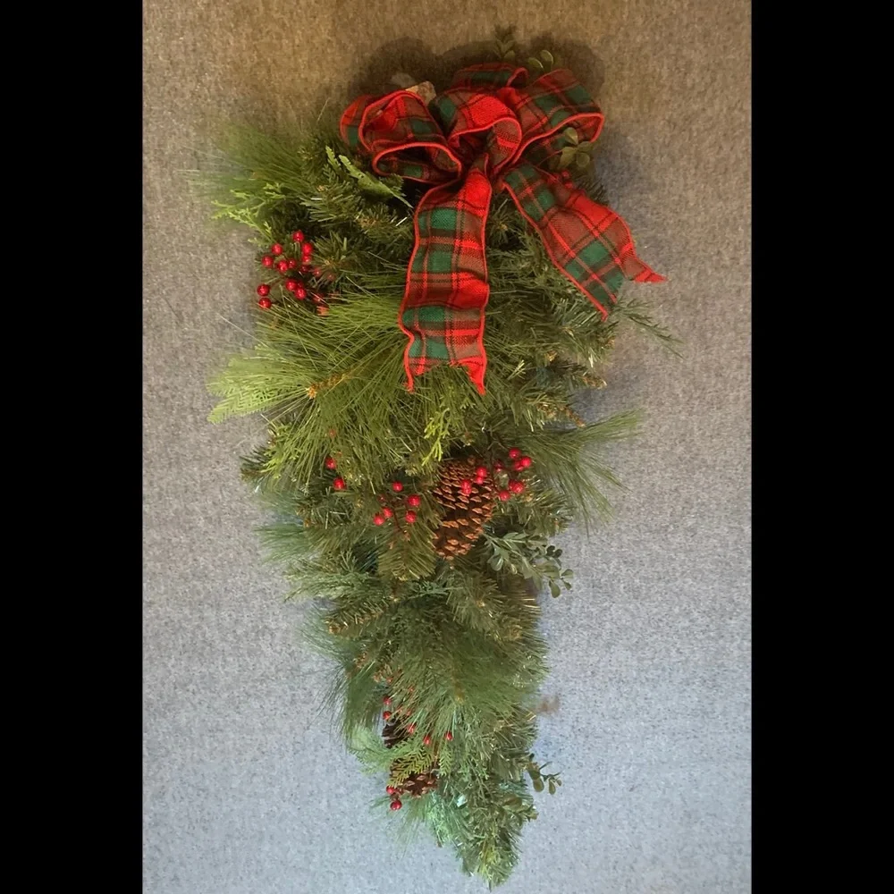 Trimsetter by Dillard’s Heritage Door Swag
